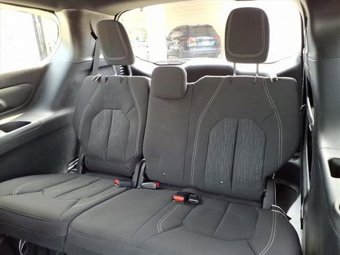 Used 2018 Chrysler Pacifica Touring Plus w/ S Appearance Package image 26