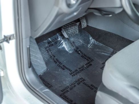 Used 2016 Volkswagen Golf S image 35