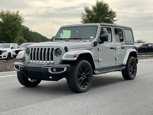 Used 2023 Jeep Wrangler Unlimited Sahara w/ Cold Weather Group AWD/4WD image 1