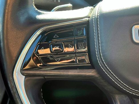 Used 2022 Jeep Grand Cherokee Overland w/ Luxury Tech Group IV image 22