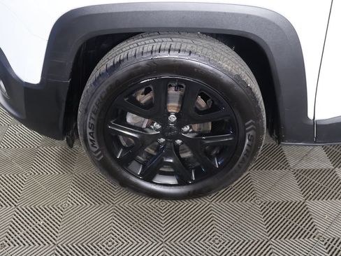 Used 2018 Jeep Renegade Altitude FWD image 15