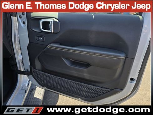 Used 2024 Jeep Wrangler Unlimited Sahara w/ Technology Group AWD/4WD image 36