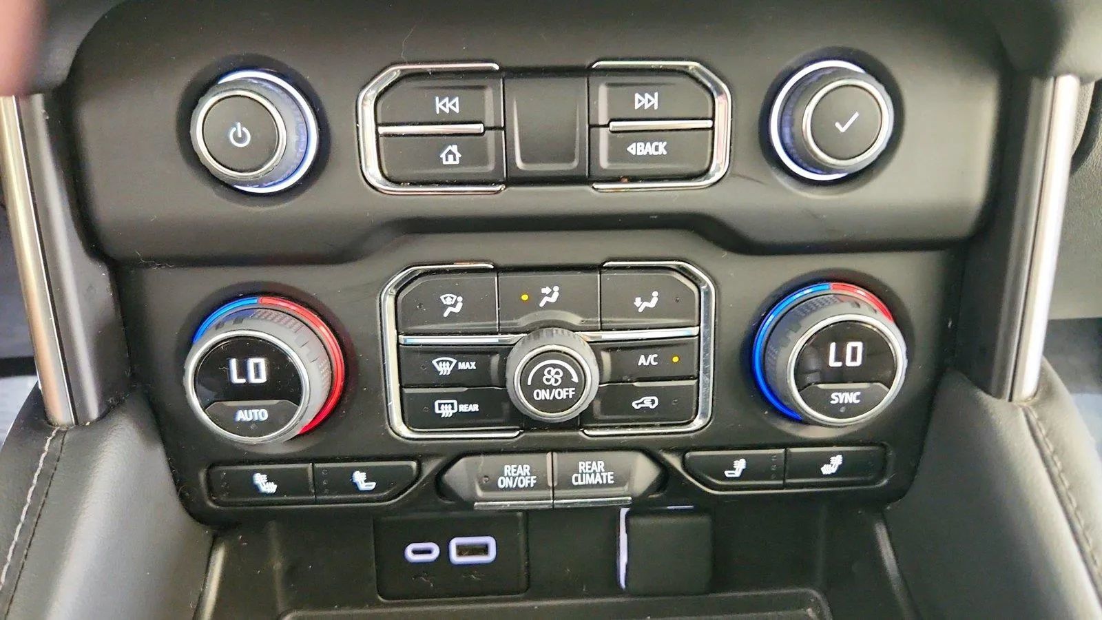 Used 2023 Chevrolet Tahoe LT w/ LT Signature Package AWD/4WD image 22