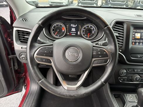 Used 2019 Jeep Cherokee Latitude Plus image 23