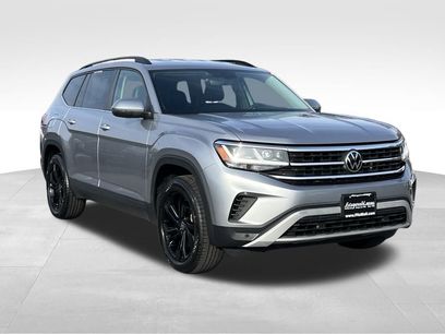 Used 2022 Volkswagen Atlas SE w/ Black Wheel Package