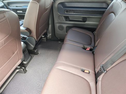 New 2025 Volkswagen ID. Buzz Pro S image 19