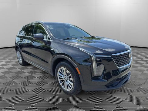 Used 2024 Cadillac XT4 Premium Luxury image 1