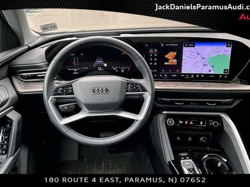 Used 2025 Audi Q5 Premium Plus w/ Premium Plus AWD/4WD image 5
