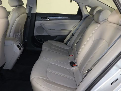 Used 2019 Hyundai Sonata Limited w/ Ultimate Package 04 image 17