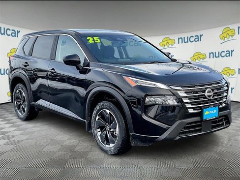 Used 2025 Nissan Rogue SV image 1