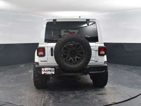 Used 2021 Jeep Wrangler Unlimited Sahara w/ Uconnect 4C Nav & Sound Group image 8