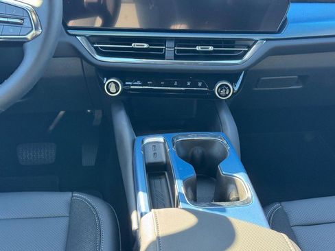 New 2026 Chevrolet Equinox EV LT image 9