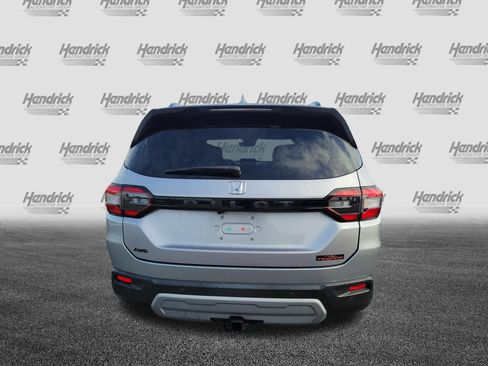 Used 2024 Honda Pilot TrailSport image 9