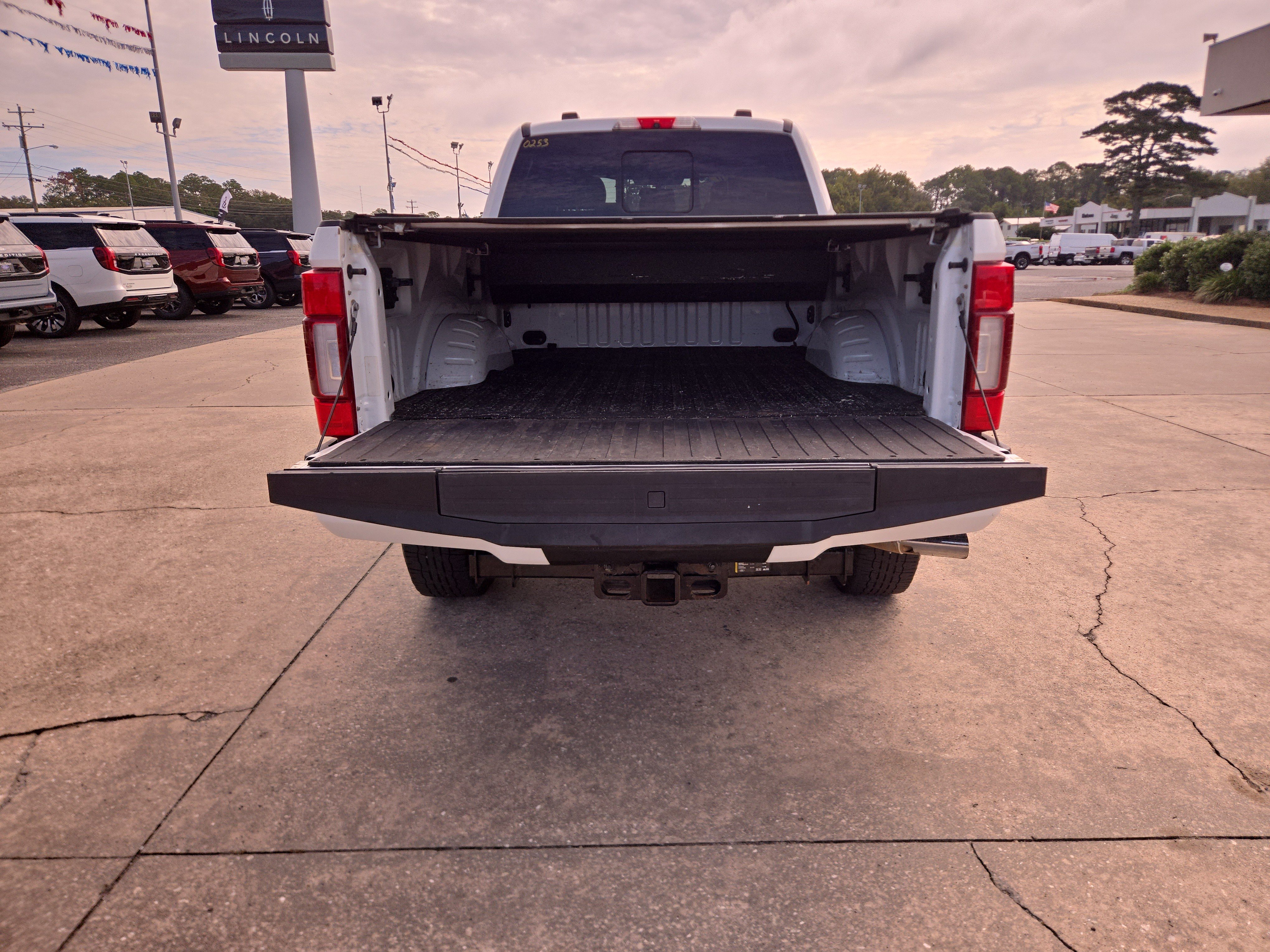 Used 2020 Ford F250 Platinum w/ FX4 Off-Road Package AWD/4WD image 9