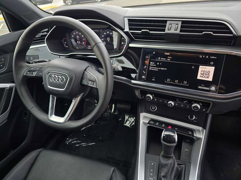 New 2025 Audi Q3 2.0T Premium image 10