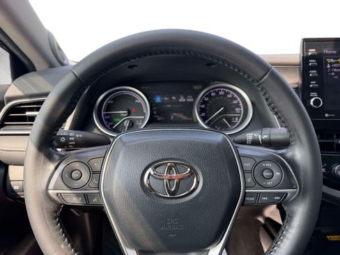 Used 2022 Toyota Camry XLE w/ Navigation Upgrade Package FWD image 28