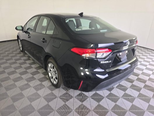 Used 2026 Toyota Corolla LE FWD image 3