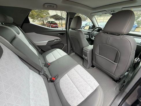 Used 2023 Chevrolet Bolt EUV Premier w/ Sun & Sound Package image 17