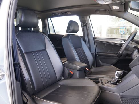 Certified 2024 Volkswagen Tiguan SE R-Line FWD image 24