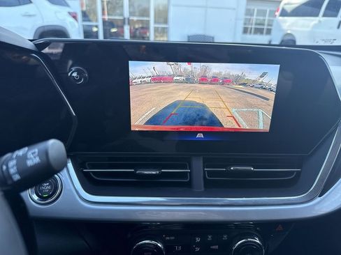 Certified 2024 Chevrolet Trax LT w/ Driver Confidence Package image 21