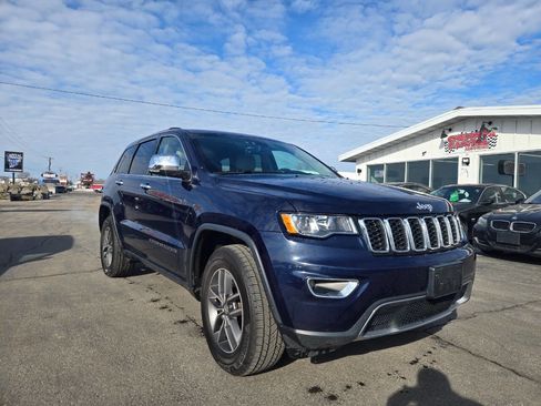 Used 2017 Jeep Grand Cherokee Limited w/ Trailer Tow Group IV image 9
