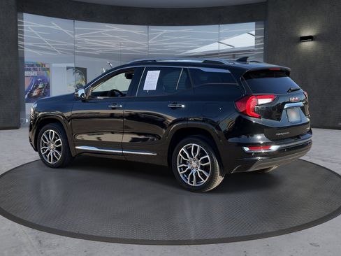Certified 2024 GMC Terrain Denali w/ Denali Premium Package AWD/4WD image 4
