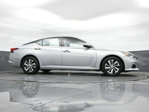 Used 2021 Nissan Altima 2.5 S FWD image 38