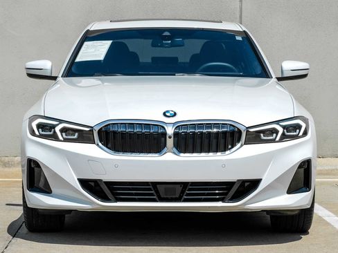 Used 2025 BMW 330i xDrive Sedan w/ Premium Package AWD/4WD image 6