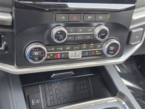 Certified 2024 Ford Expedition XLT image 16