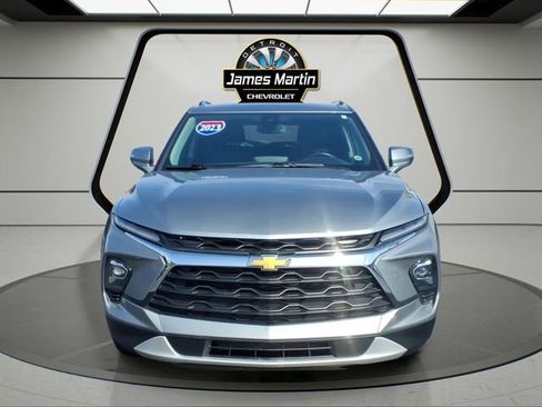 Used 2023 Chevrolet Blazer LT FWD image 2