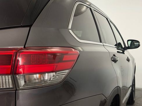 Used 2017 Toyota Highlander XLE AWD/4WD image 67