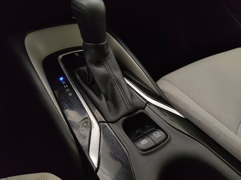 Used 2020 Toyota Corolla LE image 26