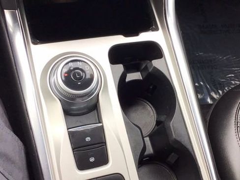 Used 2022 Ford Explorer XLT w/ Equipment Group 202A image 28