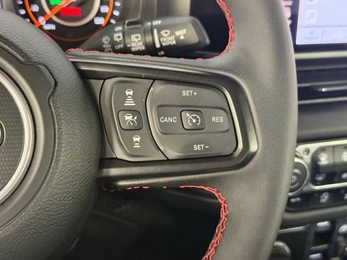 Used 2024 Jeep Wrangler Unlimited Rubicon AWD/4WD image 21