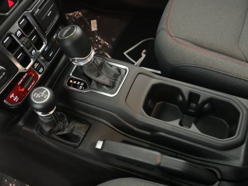 New 2025 Jeep Gladiator Rubicon w/ Safety Group image 17