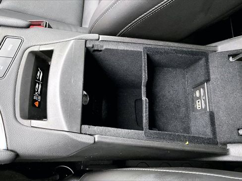 Used 2022 Cadillac XT6 Premium Luxury w/ Technology Package image 18