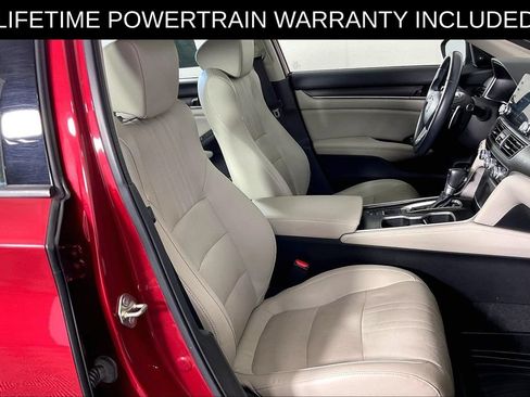 Used 2018 Honda Accord Touring image 9