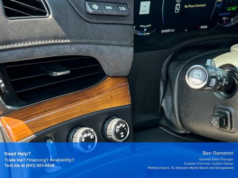Used 2017 Cadillac Escalade Luxury AWD/4WD image 10