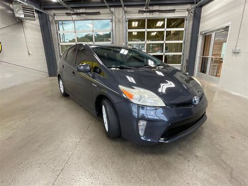 Used 2013 Toyota Prius Two FWD image 7
