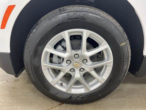 Used 2023 Chevrolet Equinox LS AWD/4WD image 25