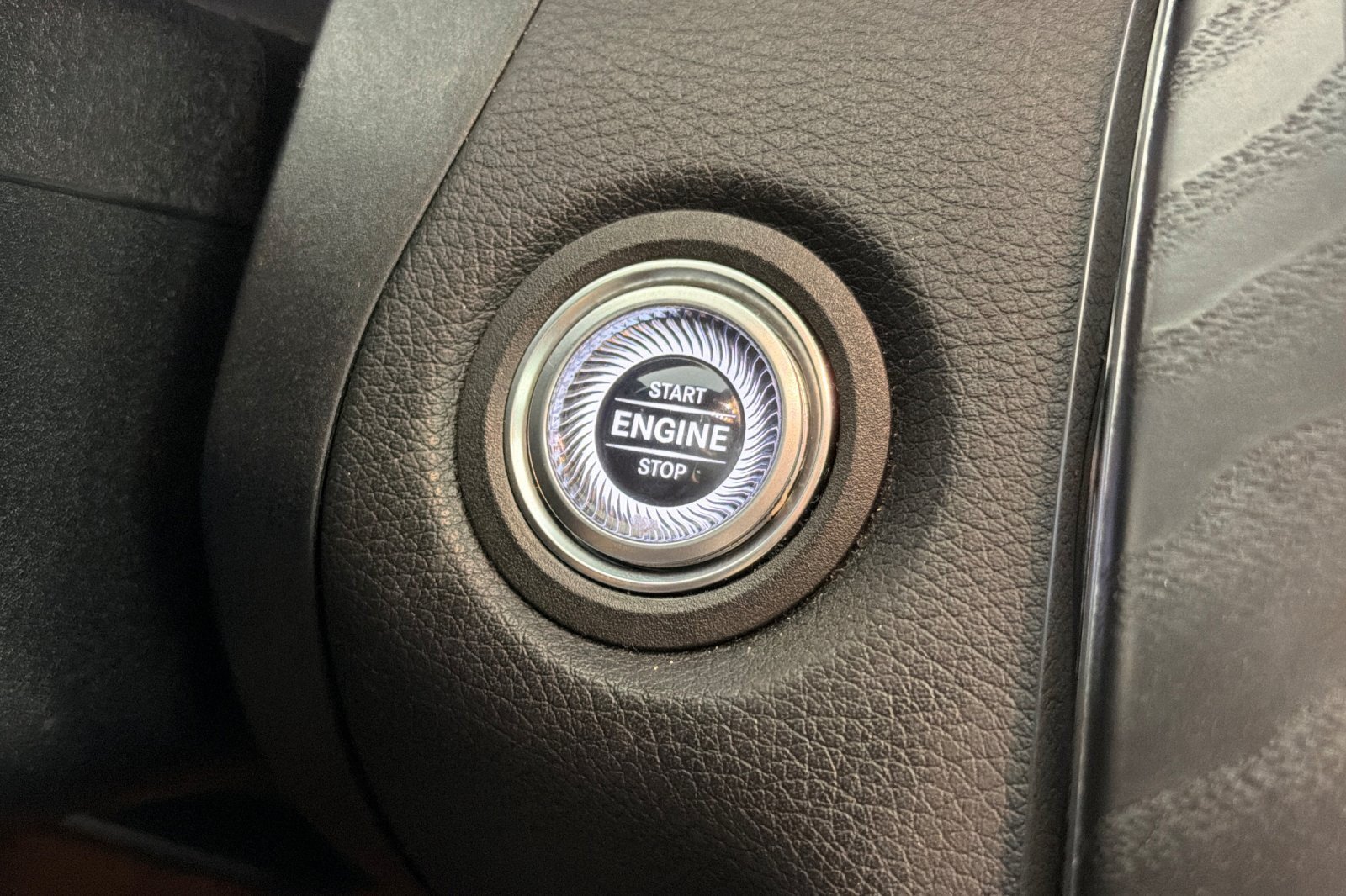 Used 2019 Mercedes-Benz C 300 Sedan image 20