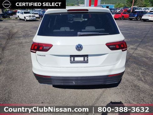 Used 2019 Volkswagen Tiguan S w/ 3rd Row Seat Package AWD/4WD image 7