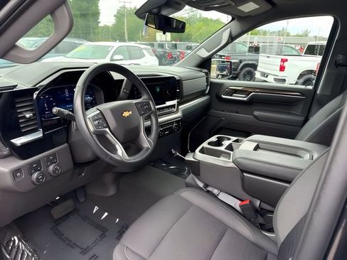 Used 2023 Chevrolet Silverado 1500 LT AWD/4WD image 14