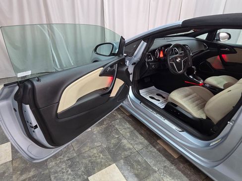 Used 2018 Buick Cascada Premium FWD image 9