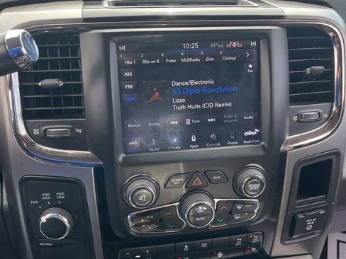 Used 2018 RAM 2500 Big Horn w/ Sport Appearance Group AWD/4WD image 14