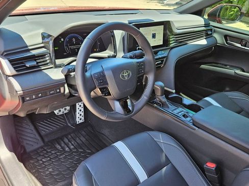 Used 2026 Toyota Camry SE w/ Convenience Package image 10