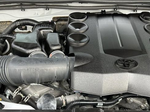 Certified 2024 Toyota 4Runner TRD Off-Road image 23