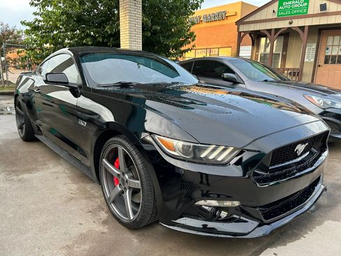 Used 2015 Ford Mustang GT RWD image 4