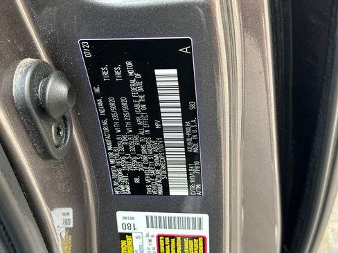 Used 2023 Toyota Sienna Platinum FWD image 38