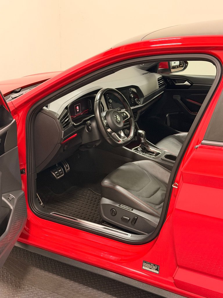 Used 2019 Volkswagen Jetta GLI FWD image 9